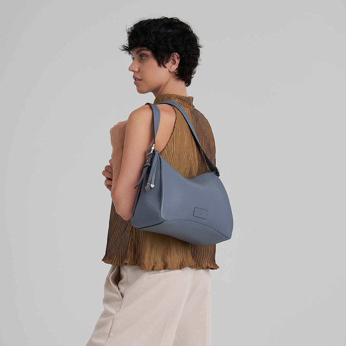 Женская сумка Dr. Koffer из натуральной кожи серая