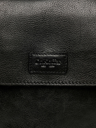 Сумка через плечо Dr.Koffer из натуральной кожи черная