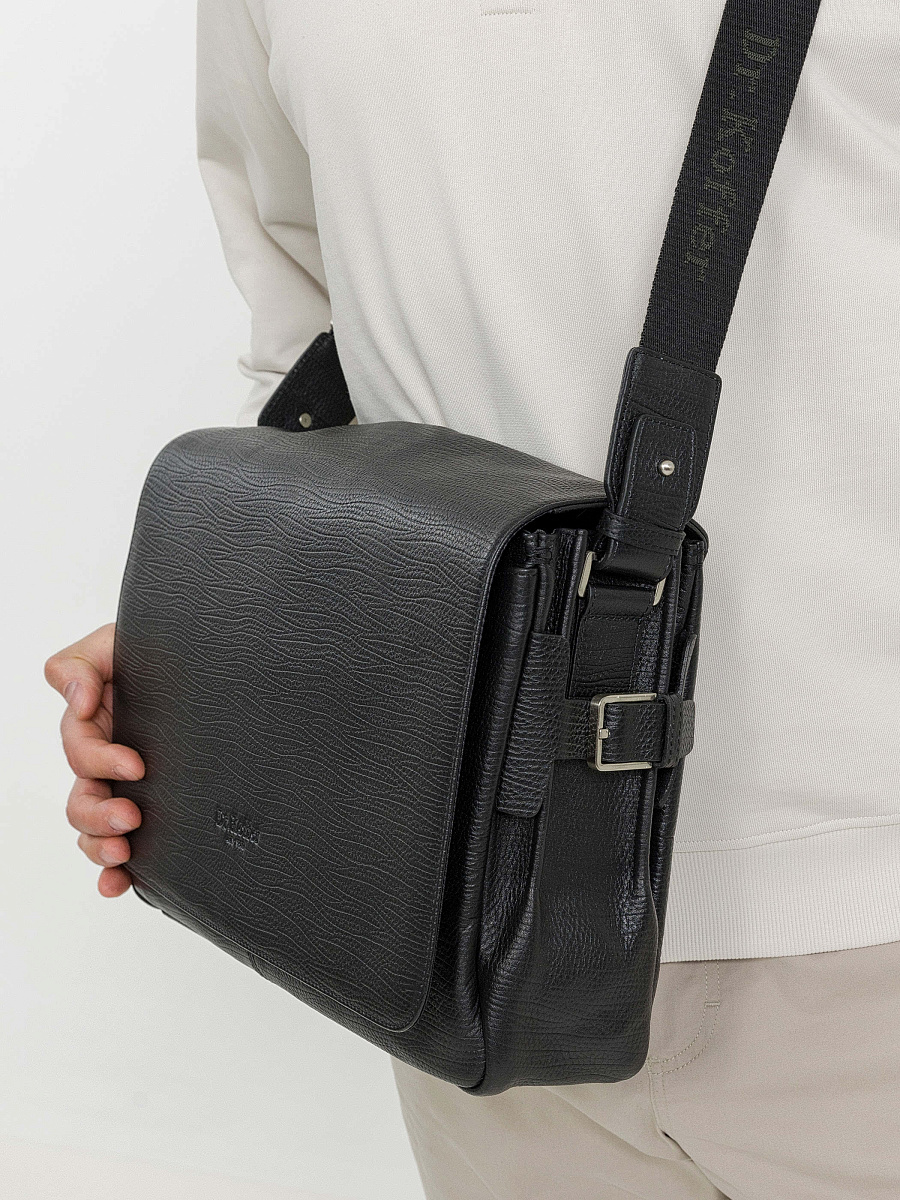 Сумка через плечо Dr.Koffer из натуральной кожи черная