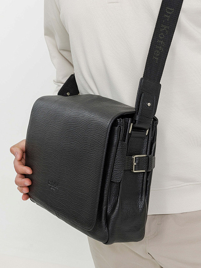 Сумка через плечо Dr.Koffer из натуральной кожи черная