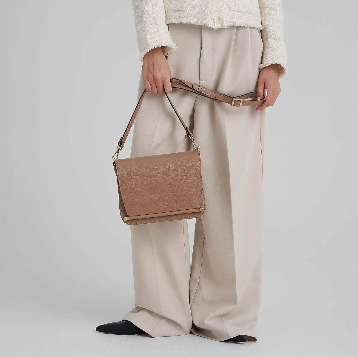 Женская сумка Dr. Koffer из натуральной кожи бежевая