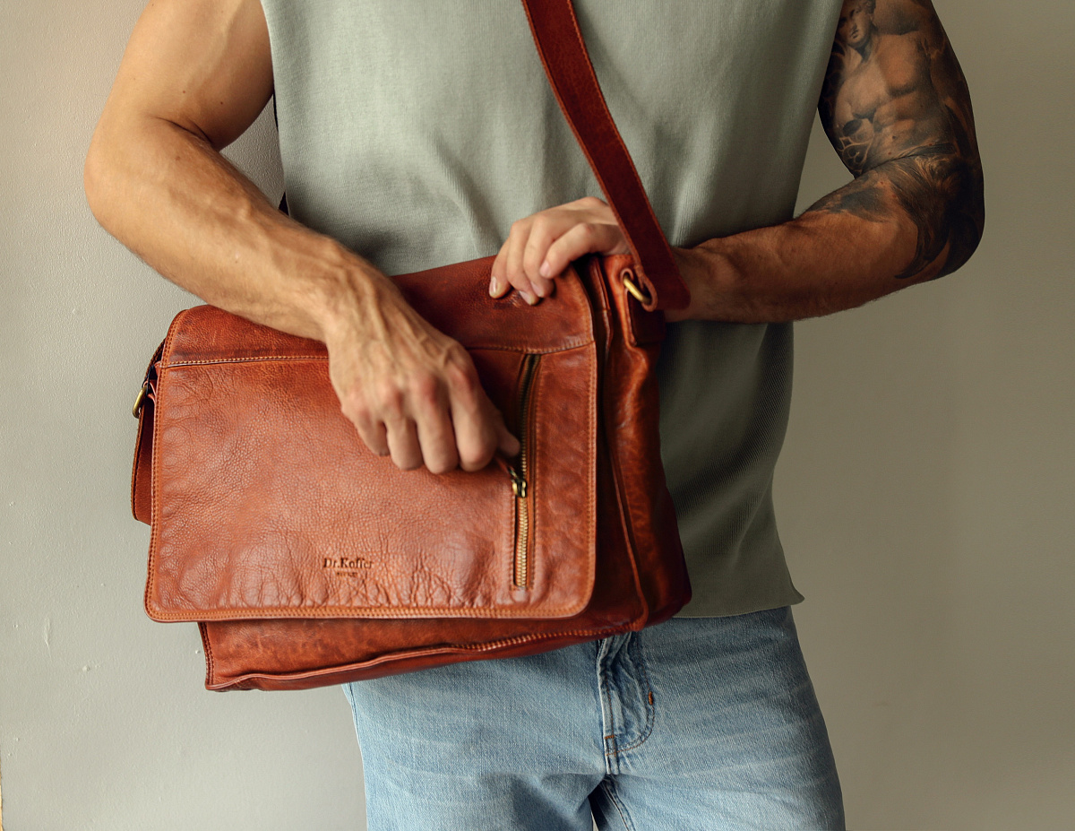 Сумка через плечо Dr.Koffer из натуральной кожи коричневая
