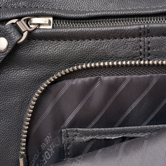 Сумка через плечо Dr.Koffer из натуральной кожи черная