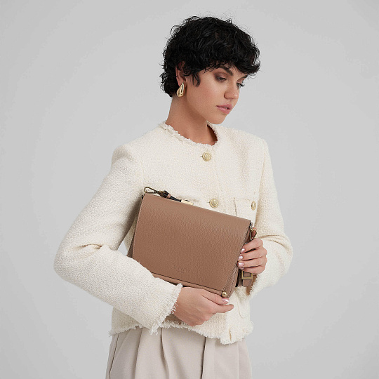 Женская сумка Dr. Koffer из натуральной кожи бежевая