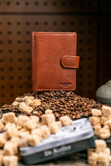 Обложка  из натуральной кожи коричневая