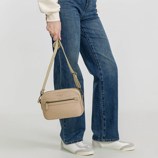 Сумка через плечо Dr.Koffer из натуральной кожи бежевая