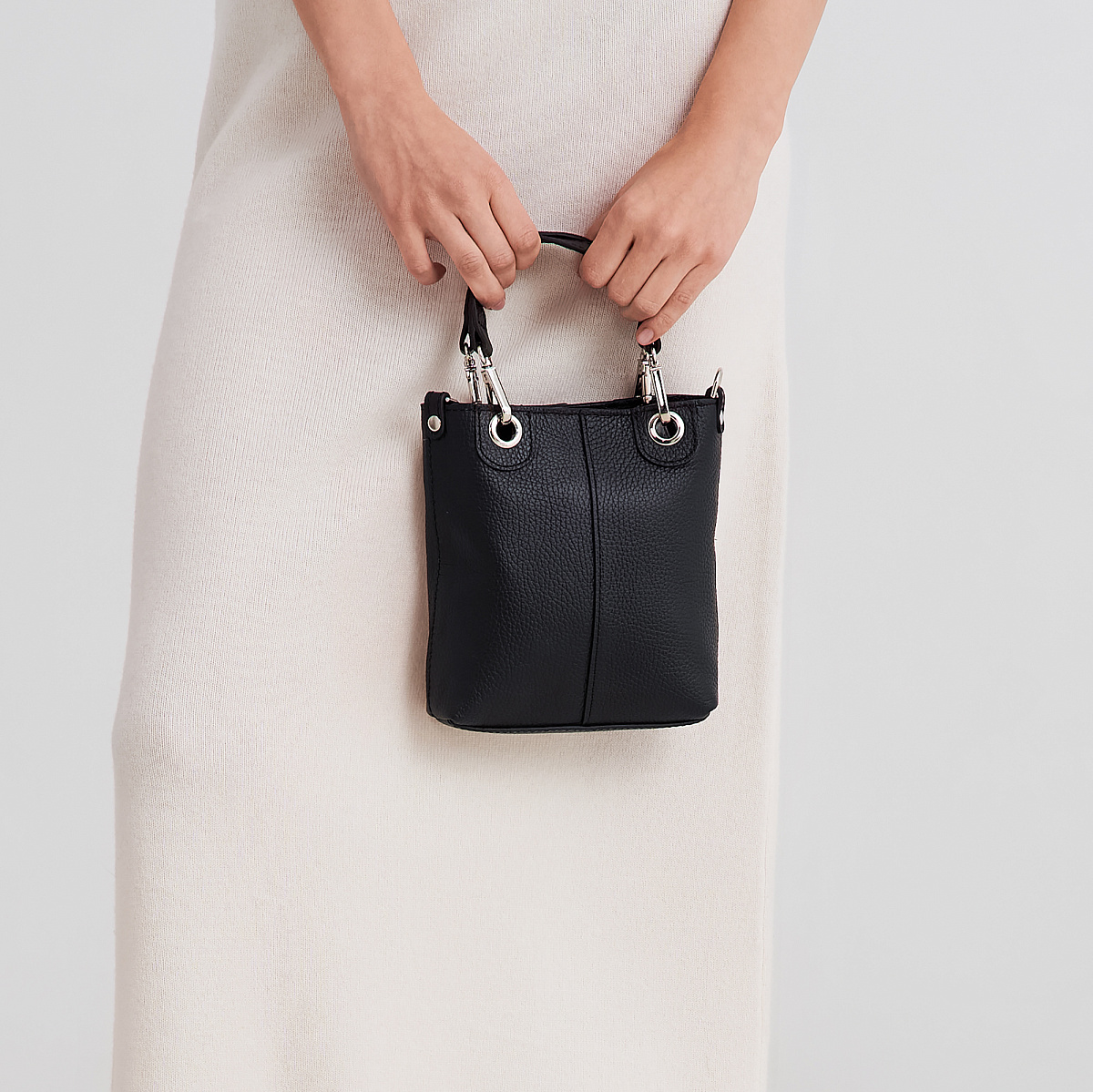 Женская сумка Dr. Koffer из натуральной кожи черная