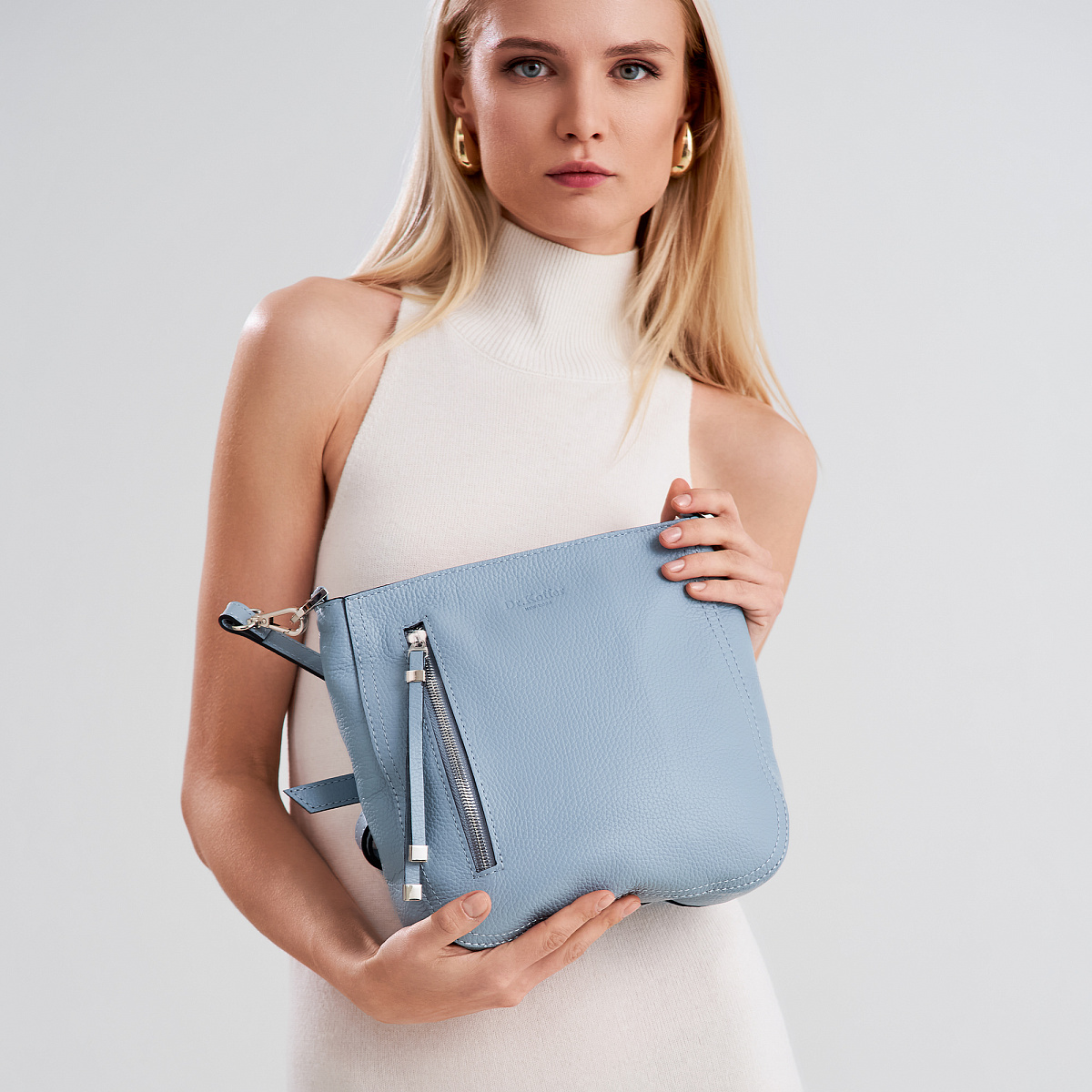 Женская сумка Dr. Koffer из натуральной кожи голубая