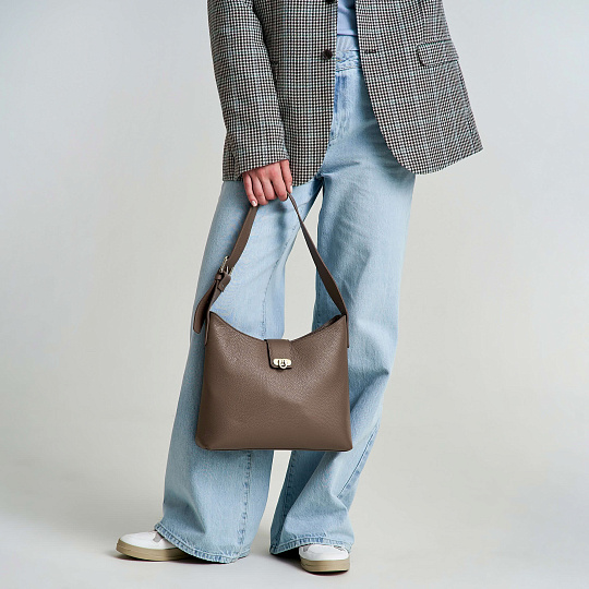 Женская сумка  Dr. Koffer из натуральной кожи бежевая