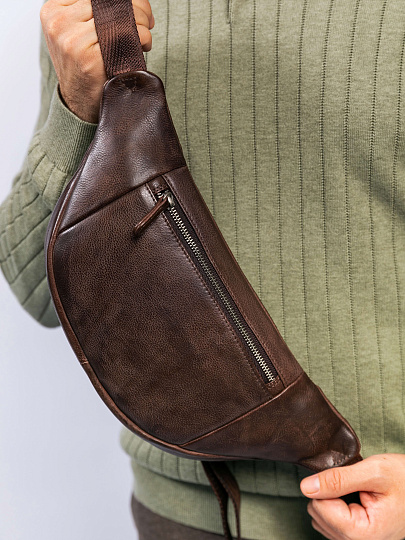 Сумка на пояс Dr. Koffer из натуральной кожи коричневая