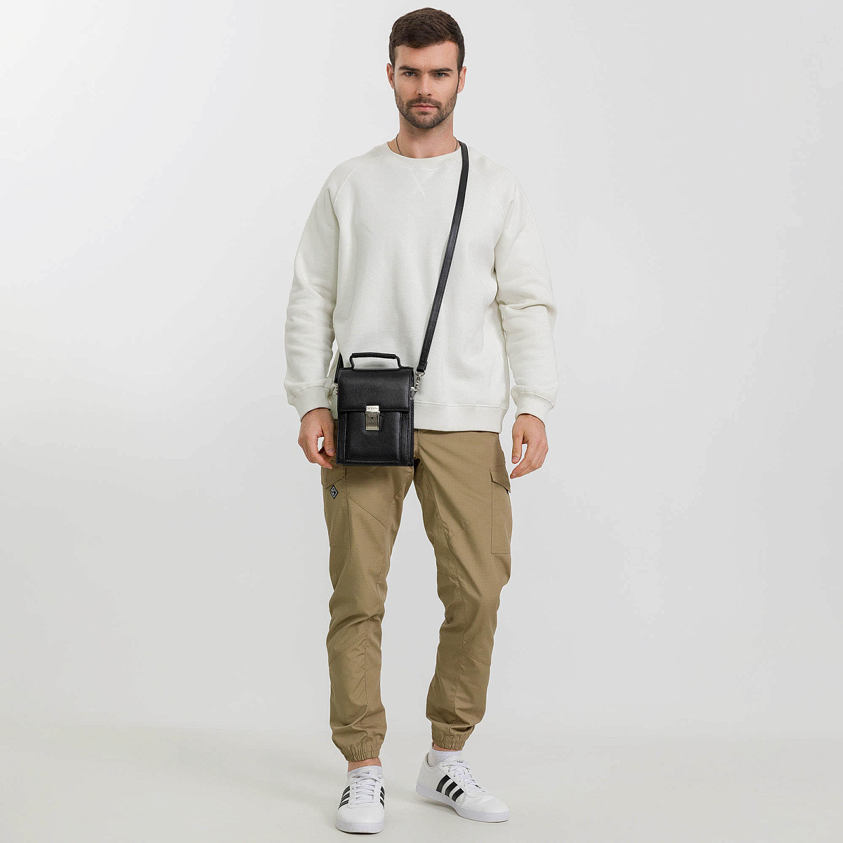 Сумка через плечо Dr.Koffer из натуральной кожи черная