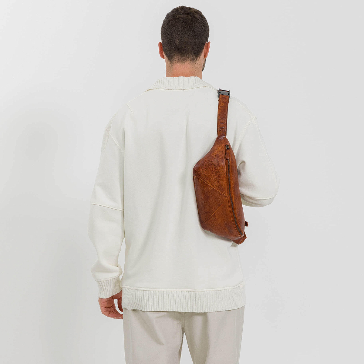 Сумка на пояс Dr. Koffer из натуральной кожи коричневая