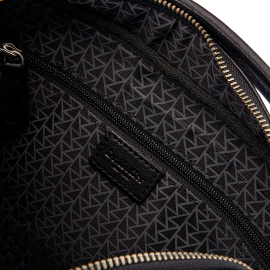 Сумка через плечо Dr.Koffer из натуральной кожи черная