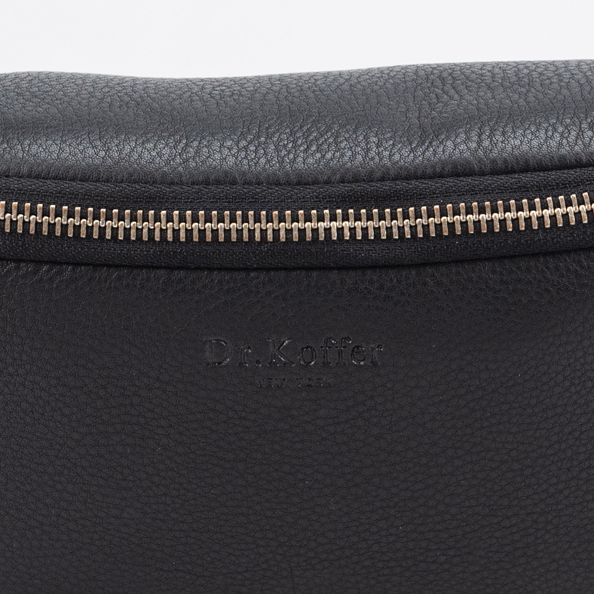 Сумка на пояс Dr. Koffer из натуральной кожи черная