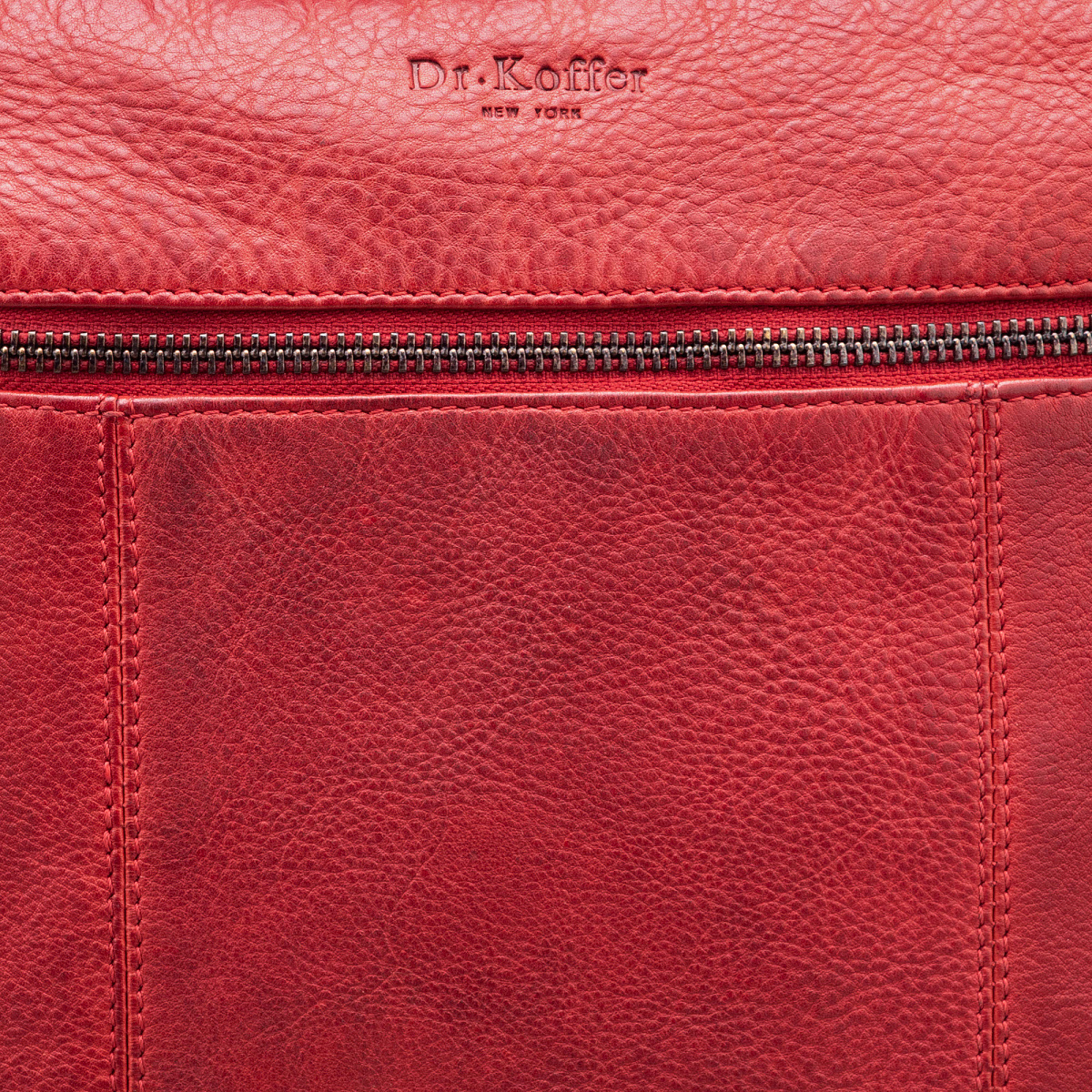Сумка через плечо Dr.Koffer из натуральной кожи красная