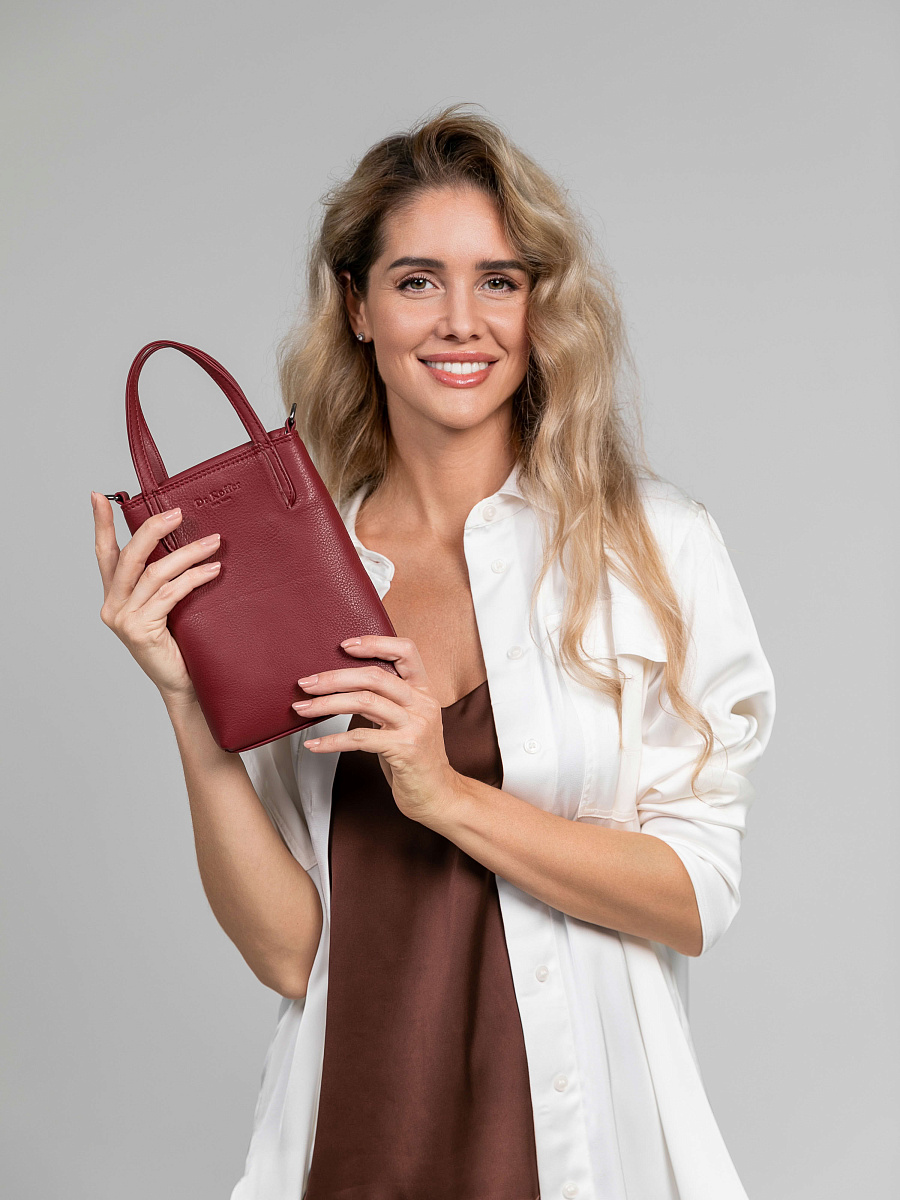 Сумка через плечо Dr.Koffer из натуральной кожи бордовая