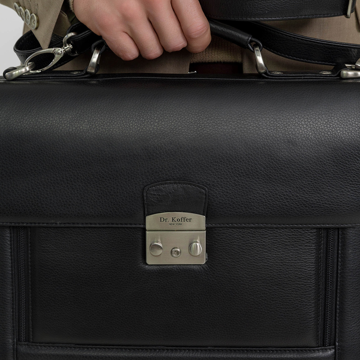 Портфель Dr.Koffer из натуральной кожи черный