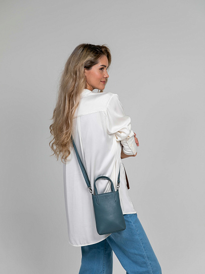 Сумка через плечо Dr.Koffer из натуральной кожи голубая