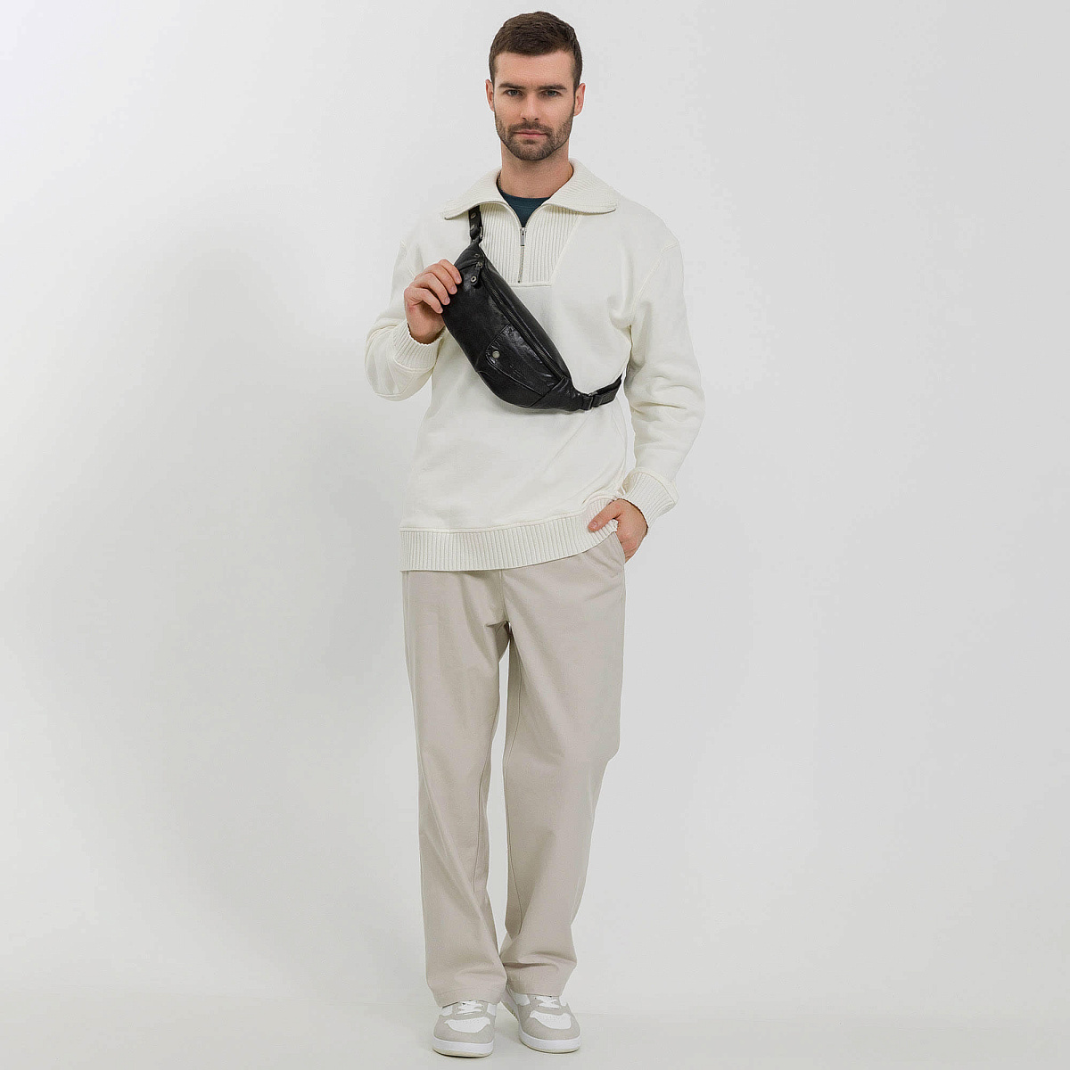 Сумка на пояс Dr. Koffer из натуральной кожи черная