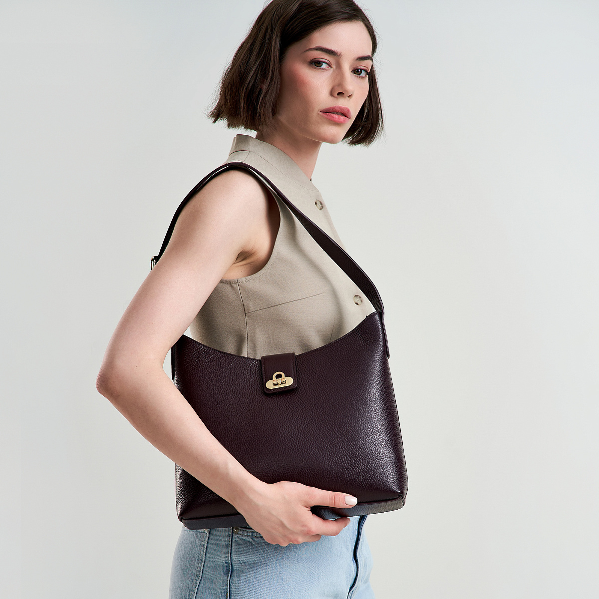 Женская сумка  Dr. Koffer из натуральной кожи фиолетовая