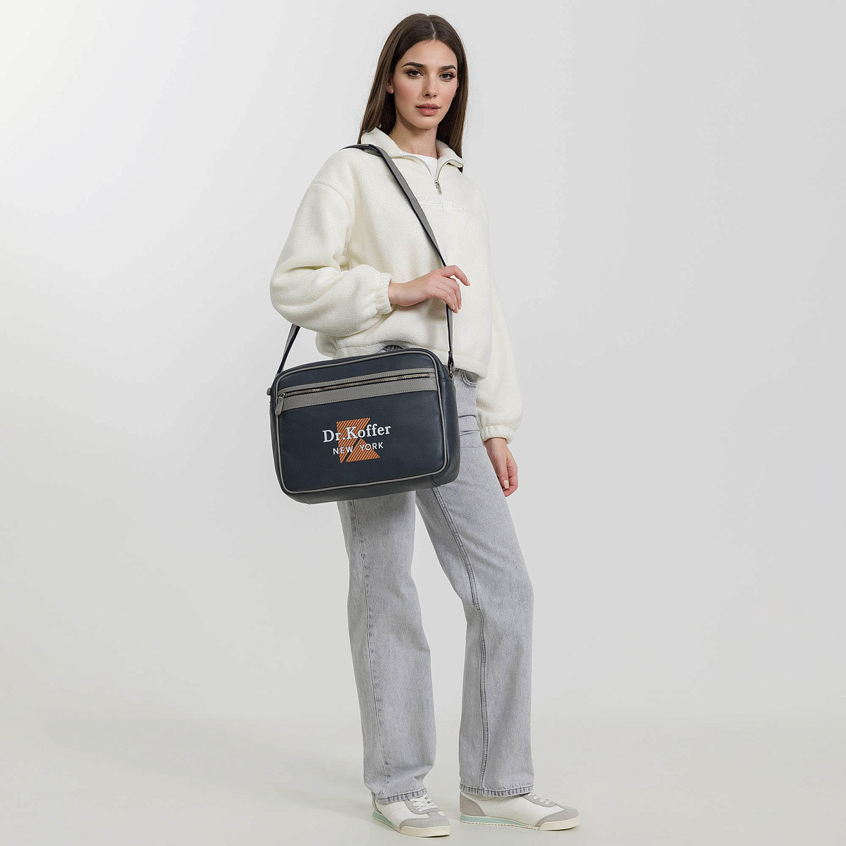 Сумка через плечо Dr.Koffer из натуральной кожи синяя