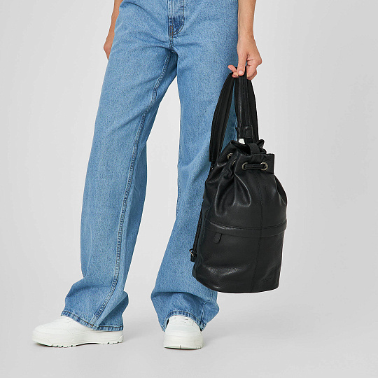 Рюкзак Dr.Koffer из натуральной кожи черный