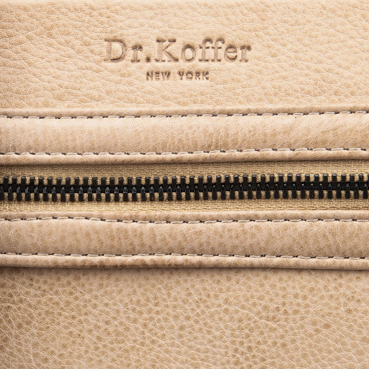 Сумка через плечо Dr.Koffer из натуральной кожи бежевая