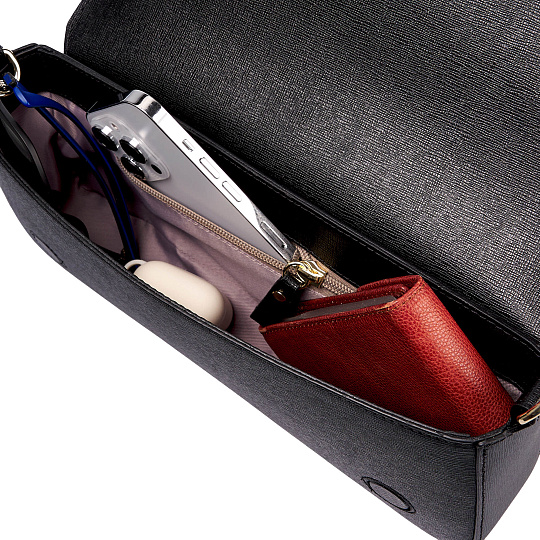 Женская сумка  Dr. Koffer из натуральной кожи черная