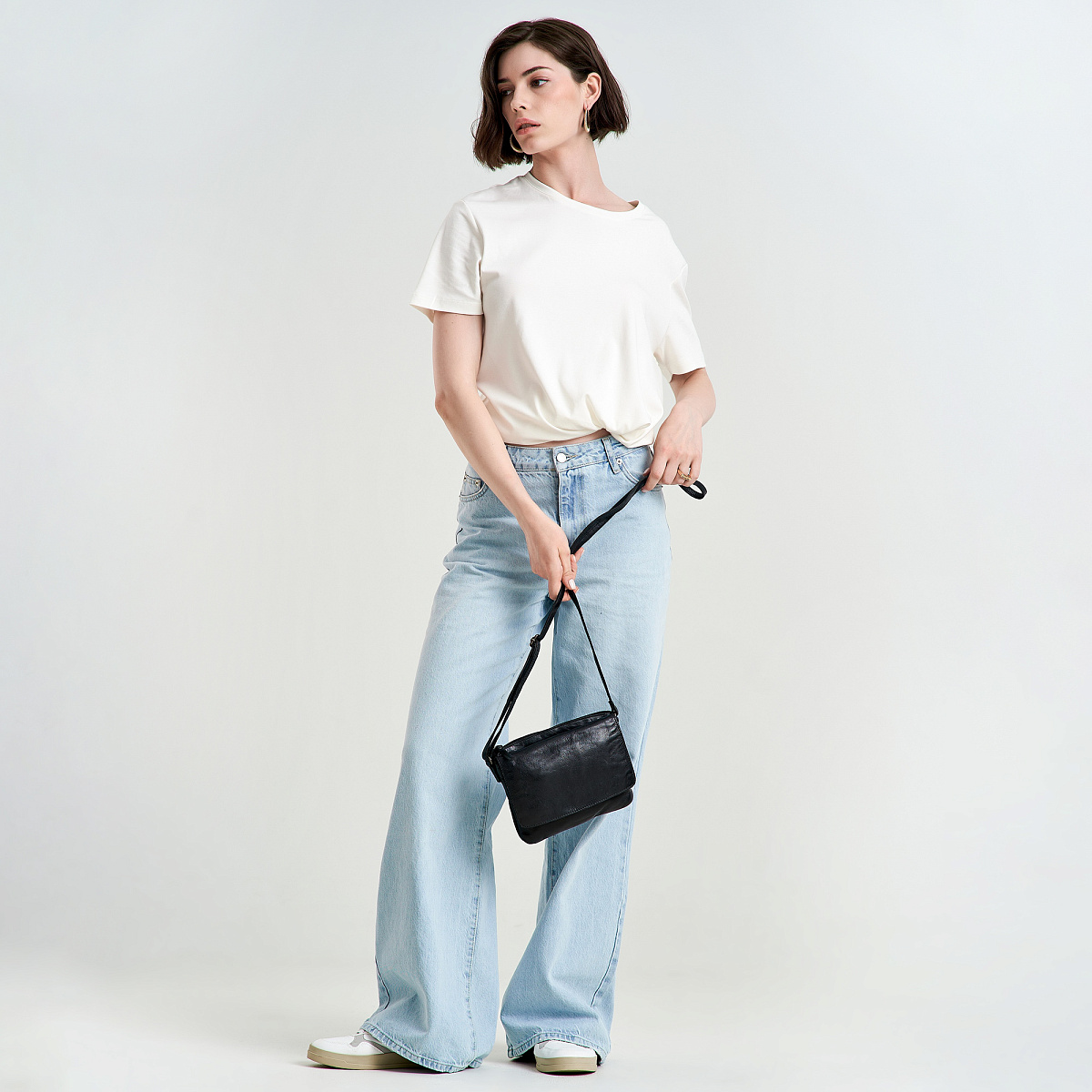 Сумка через плечо Dr.Koffer из натуральной кожи серая