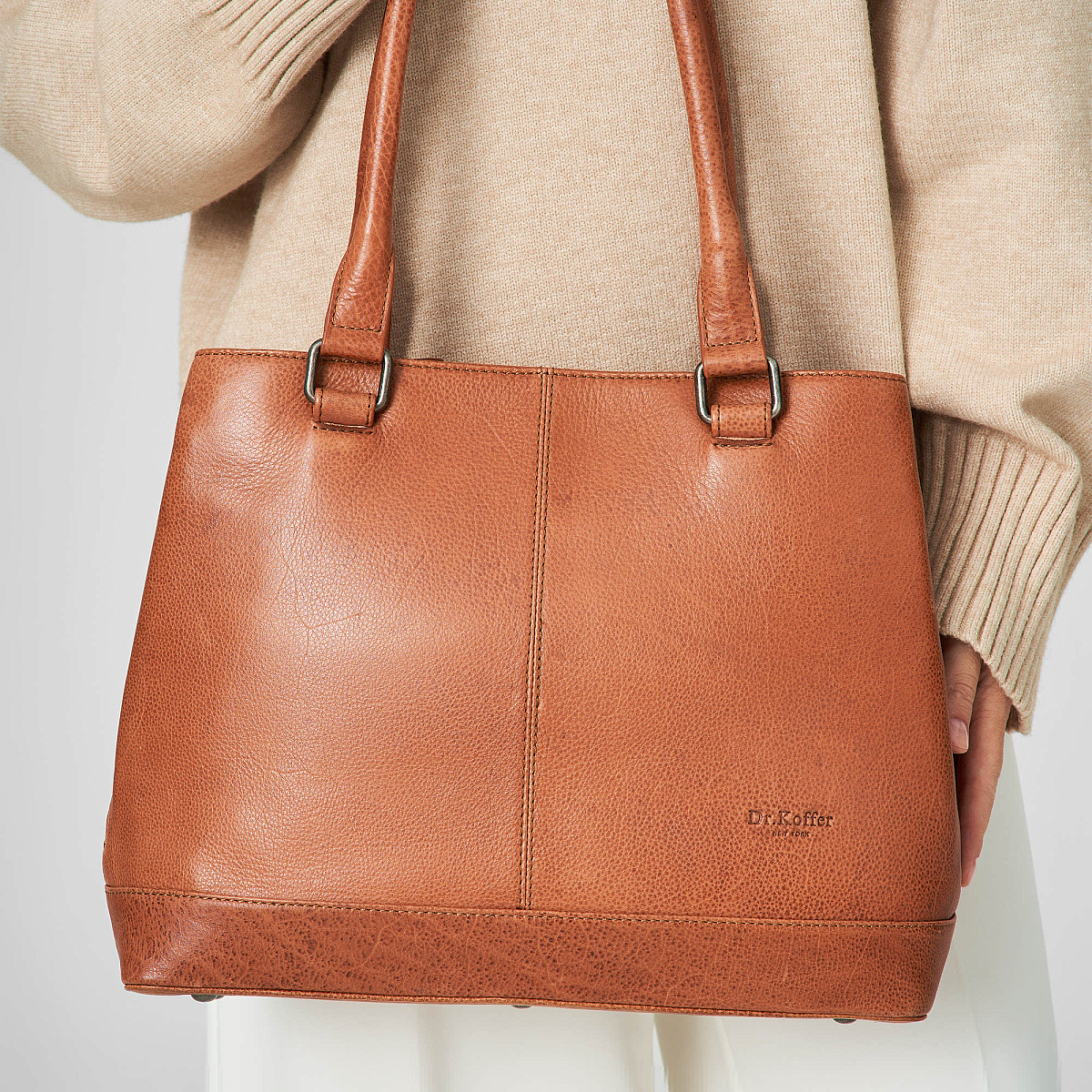 Женская сумка Dr.Koffer из натуральной кожи светло-коричневая