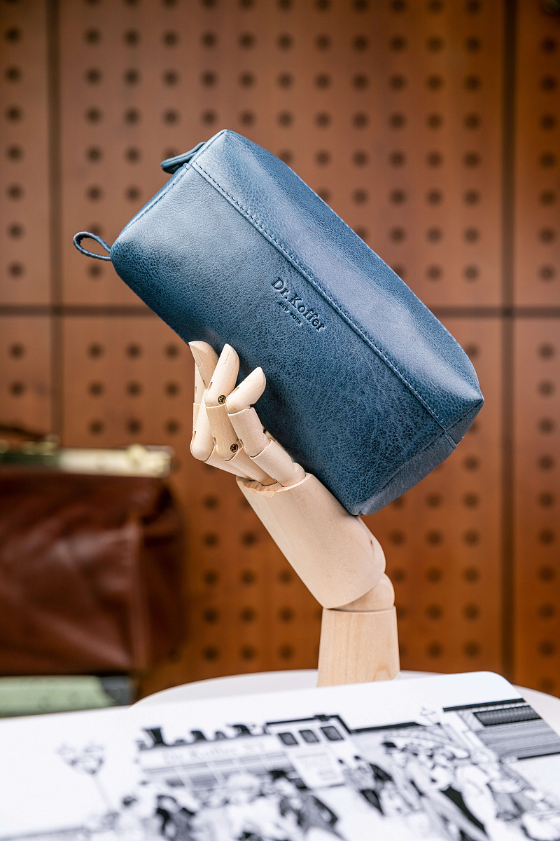 Несессер Dr.Koffer из натуральной кожи синий