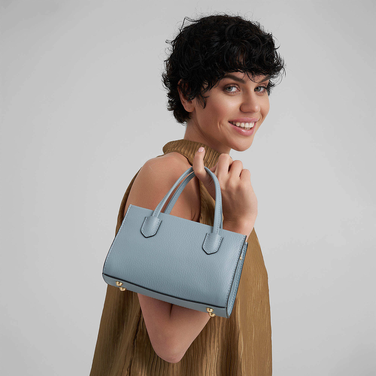 Женская сумка Dr. Koffer из натуральной кожи голубая