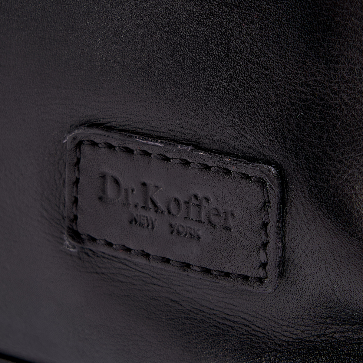 Сумка дорожная Dr.Koffer из натуральной кожи черная