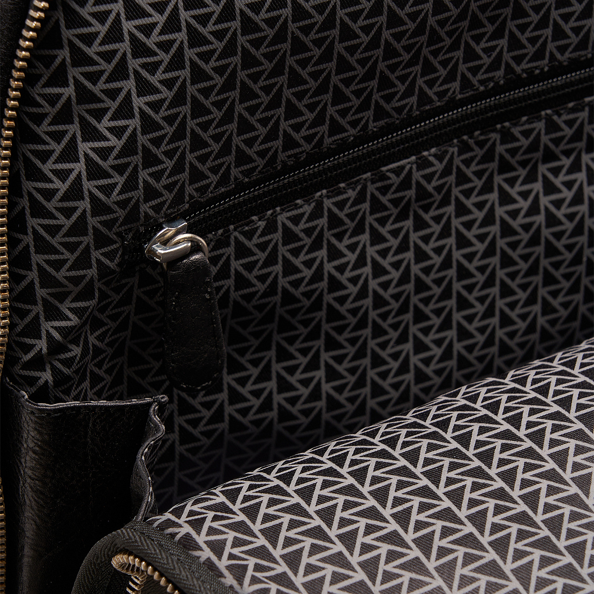 Рюкзак Dr.Koffer из натуральной кожи черный