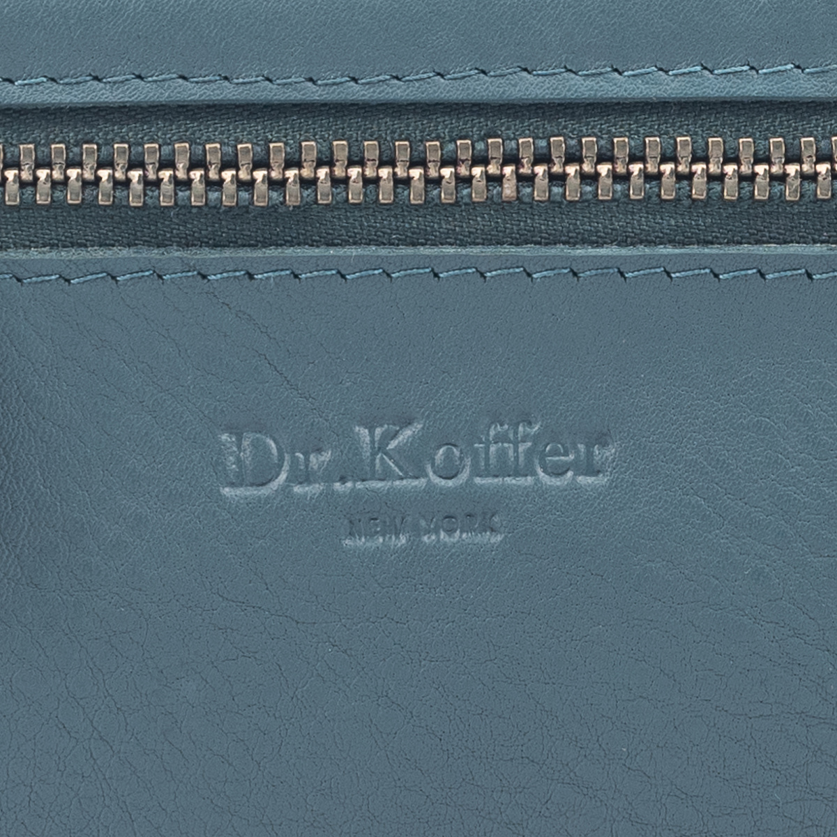 Ключница Dr.Koffer из натуральной кожи голубая