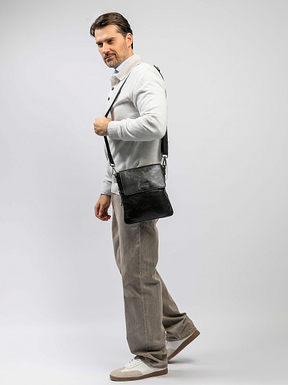 Сумка через плечо Dr.Koffer из натуральной кожи черная