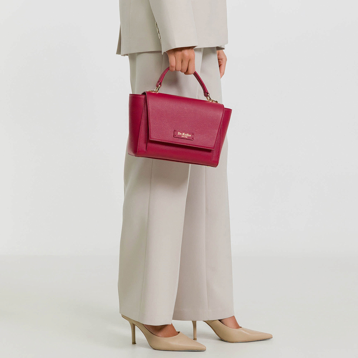 Женская сумка  Dr. Koffer из натуральной кожи красная