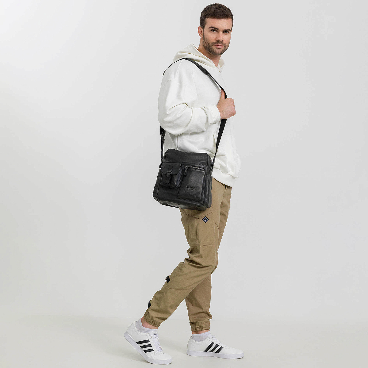 Сумка через плечо Dr.Koffer из натуральной кожи черная