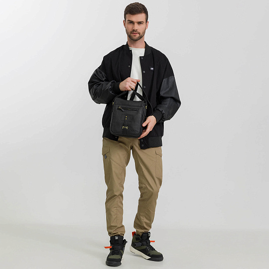 Сумка через плечо Dr.Koffer из натуральной кожи черная