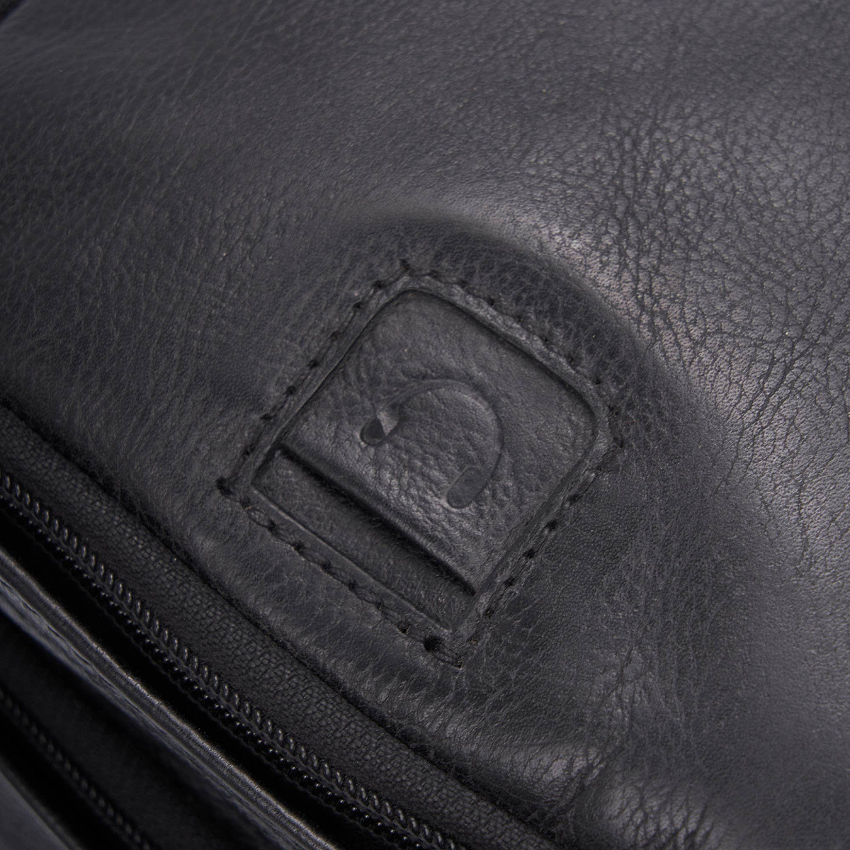 Рюкзак Dr.Koffer из натуральной кожи черный