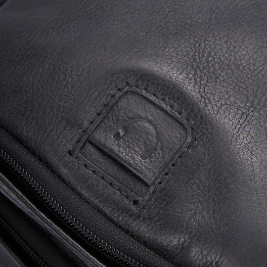 Рюкзак Dr.Koffer из натуральной кожи черный