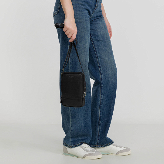 Сумка через плечо Dr.Koffer из натуральной кожи черная