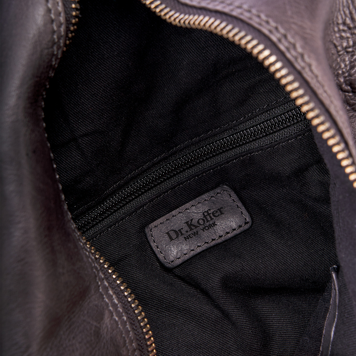 Сумка через плечо Dr.Koffer из натуральной кожи темно-серая