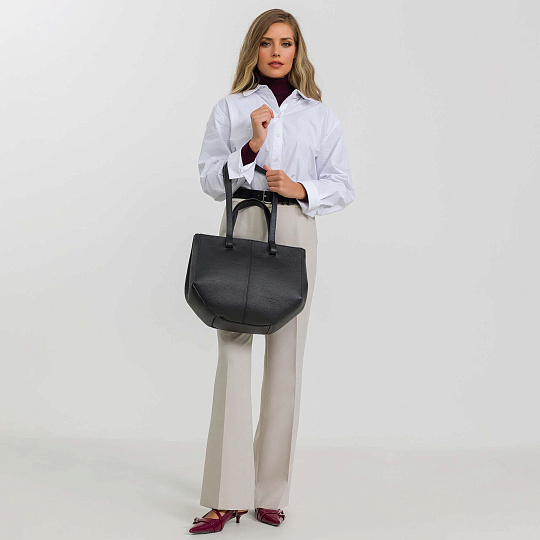 Женская сумка Dr. Koffer из натуральной кожи черная