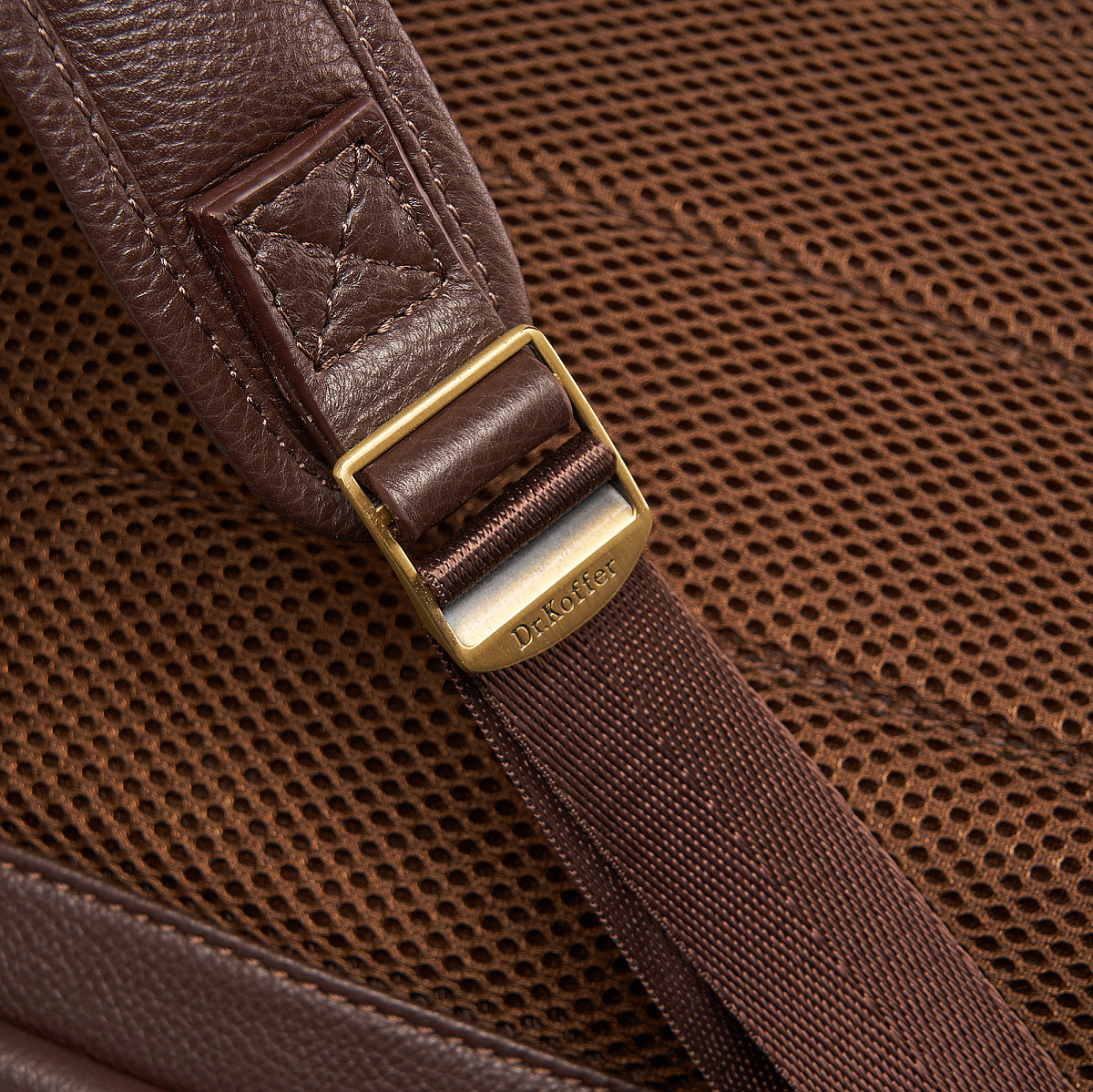 Рюкзак Dr.Koffer из натуральной кожи темно-коричневый