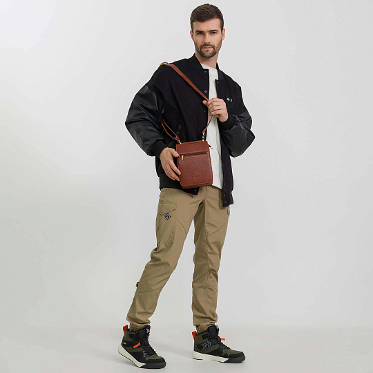 Сумка через плечо Dr.Koffer из натуральной кожи коричневая