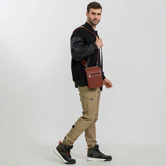 Сумка через плечо Dr.Koffer из натуральной кожи коричневая