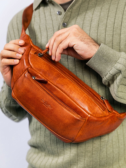 Сумка на пояс Dr. Koffer из натуральной кожи коричневая