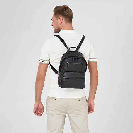 Рюкзак Dr.Koffer из натуральной кожи черный