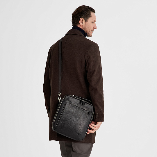 Сумка через плечо Dr.Koffer из натуральной кожи черная